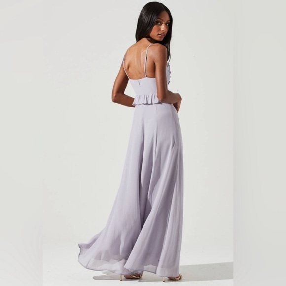 ASTR The Label Adoria Ruffled V-Neck Side Slit Chiffon Maxi Dress NEW - Picture 4 of 14